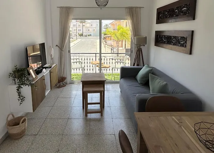 Olive Bloom Апартаменти Ларнака